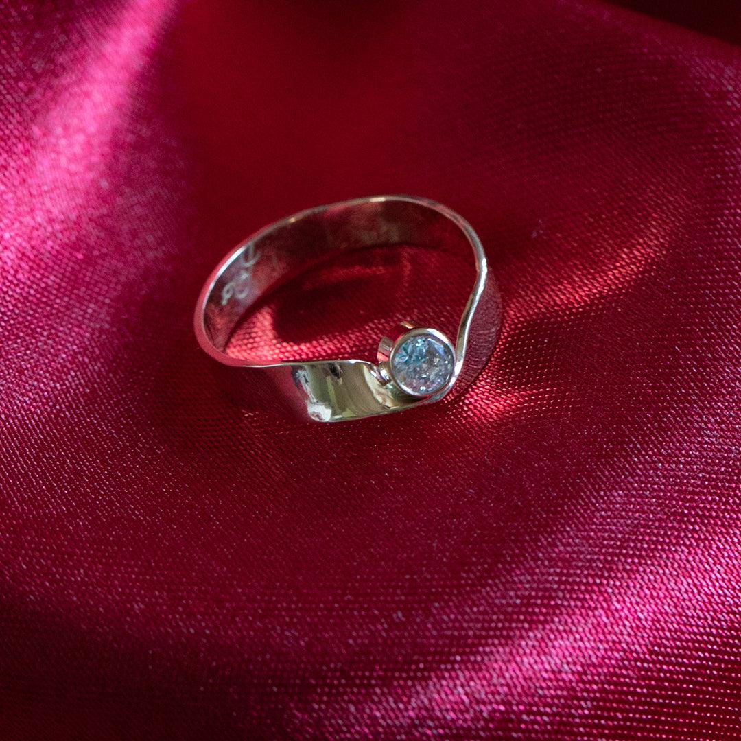 Möbius Ring